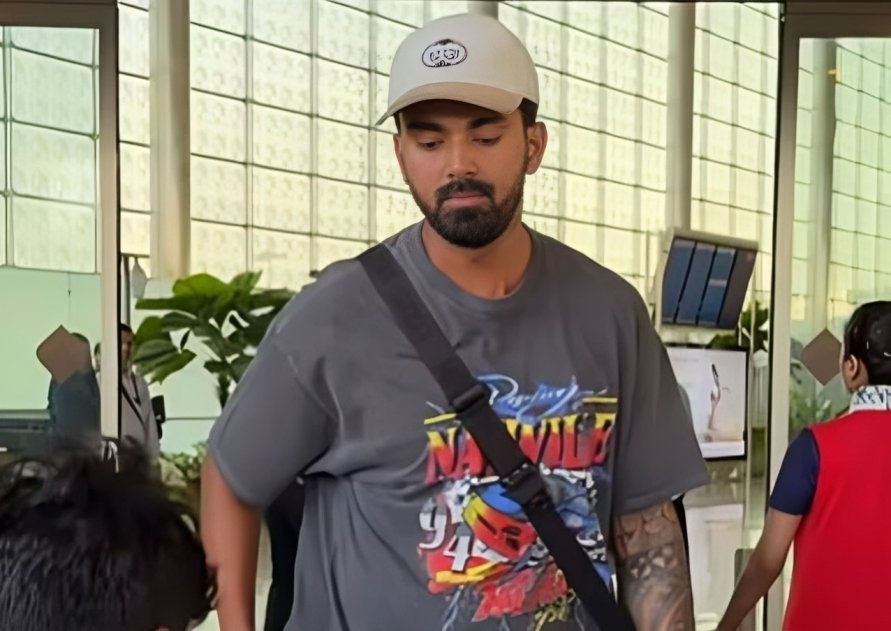 Watch: KL Rahul Seen at Mumbai Airport Ahead of Team Selection for 3rd England Test